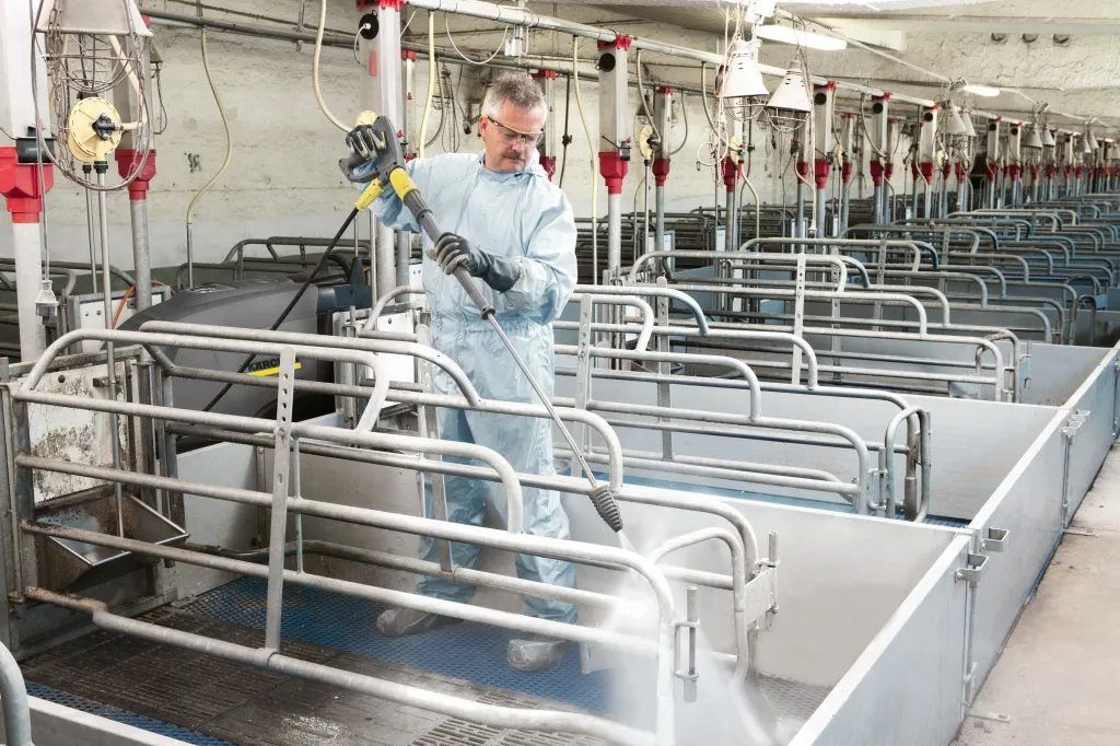 soblyudat-gigienu-v-zhivotnovodstve-stalo-proshhe-goryachee-reshenie-ot-karcher-4.jpg soblyudat-gigienu-v-zhivotnovodstve-stalo-proshhe-goryachee-reshenie-ot-karcher-4.jpg